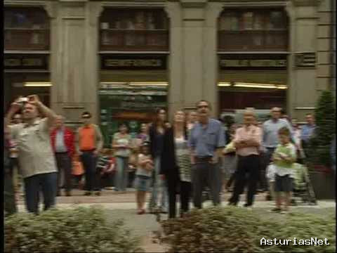 Ayuntamiento de Oviedo | July 13, 2010 | Ábrenos tu balcón y daremos un concierto
