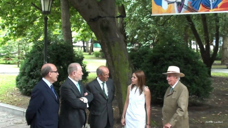 Ayuntamiento de Oviedo | August 4, 2010 | Inauguración de exposición en El Campo San Francisco