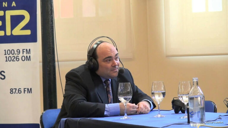 Ayuntamiento de Oviedo | May 29, 2013 | Agustín Iglesias Caunedo en programa especial Radio Asturias sobre el Real Oviedo