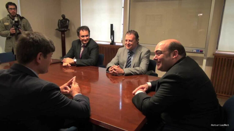 Ayuntamiento de Oviedo | May 9, 2013 | Caunedo recibe al presidente de la Aemet y el Delegado en Oviedo