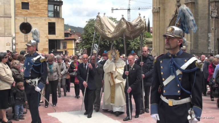 Ayuntamiento de Oviedo | June 2, 2013 | Corpus Christi Oviedo 2013
