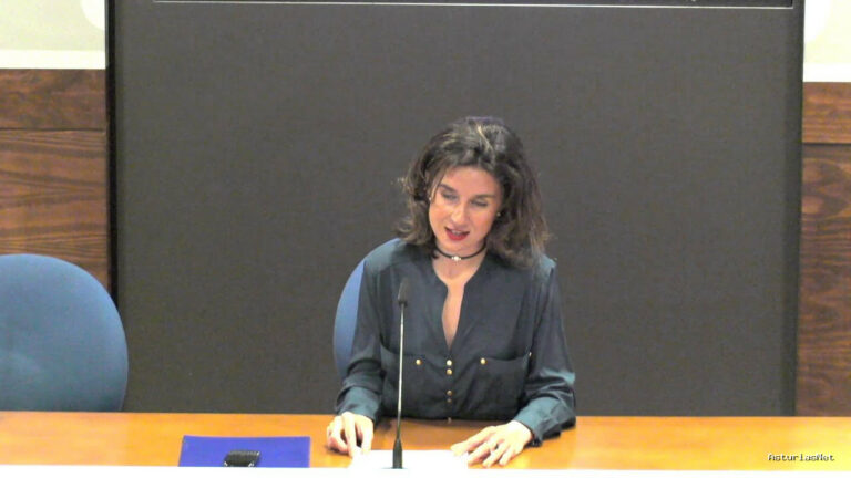 Ayuntamiento de Oviedo | June 6, 2013 | Silvia Junco presenta el Festival de Centros Sociales 2013
