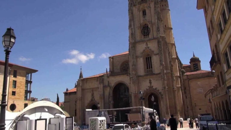 Ayuntamiento de Oviedo | June 29, 2013 | Sábana Santa y Santo Sudario, unidos en Oviedo