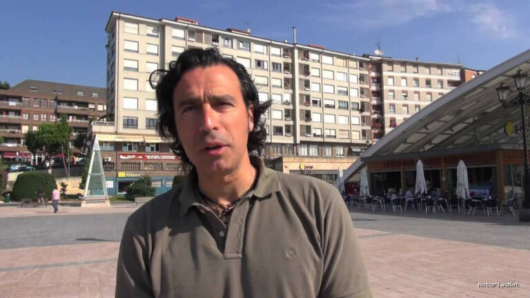 Ayuntamiento de Oviedo | July 9, 2013 | Antonio Virgili (Rtpa) habla sobre Helloween
