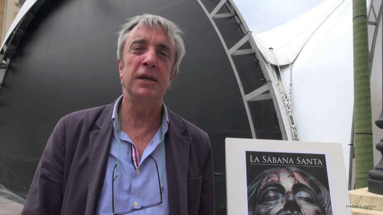 Ayuntamiento de Oviedo | July 5, 2013 | Se inaugura la exposición sobre la Sábana Santa y el Santo Sudario