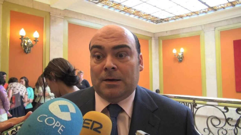 Ayuntamiento de Oviedo | October 23, 2013 | Declaraciones del Alcalde de Oviedo sobre Facultad Medicina y nuevo Huca