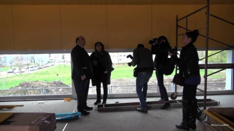 Ayuntamiento de Oviedo | March 18, 2014 | Visita a las obras del comedor escolar del Colegio Guillén Lafuerza