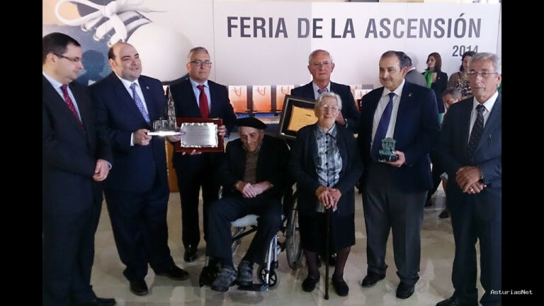 Ayuntamiento de Oviedo | June 1, 2014 | Homenaje a los Paisanos Del Año 2014