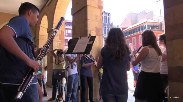 Ayuntamiento de Oviedo | July 21, 2014 | Música en la calle con la Escuela Internacional de la FPA