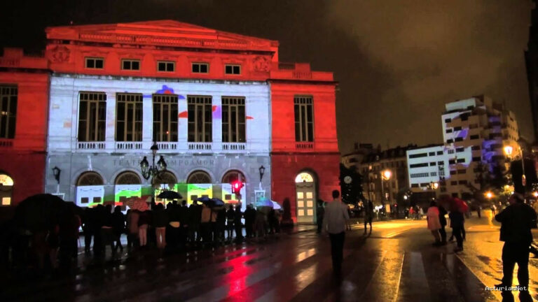 Ayuntamiento de Oviedo | October 6, 2014 | Pinceladas de Color en la Noche Blanca de Oviedo