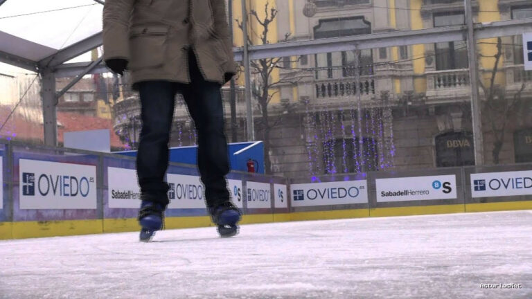 Ayuntamiento de Oviedo | December 12, 2014 | Pista de Hielo en Oviedo esta Navidad