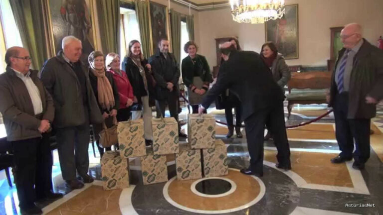 Ayuntamiento de Oviedo | December 15, 2014 | Entrega de cestas de Navidad sorteo maratón de donación de sangre