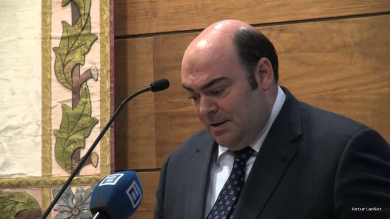 Ayuntamiento de Oviedo | December 19, 2014 | Presentación del Catálogo de Medallas del Archivo Municipal