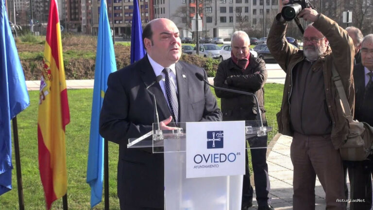 Ayuntamiento de Oviedo | January 26, 2015 | Inauguración calle José Vélez Abascal