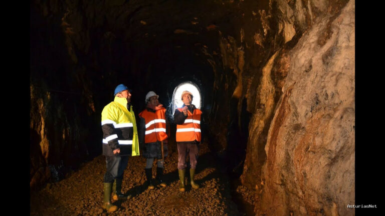 Ayuntamiento de Oviedo | February 6, 2015 | Visita al túnel de la ampliación de la Senda Verde 6-02-2015