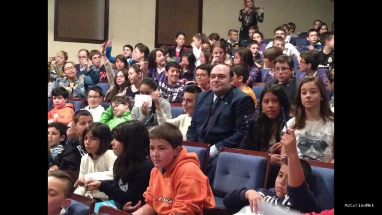 Ayuntamiento de Oviedo | April 21, 2015 | 400 niños dan el pistoletazo de salida al Ideas World Cup