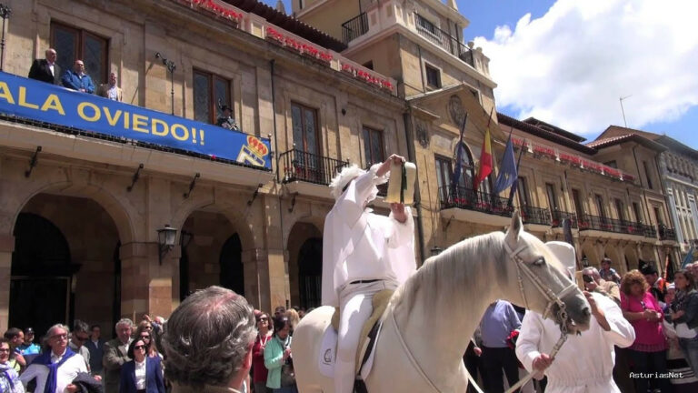 Ayuntamiento de Oviedo | May 24, 2015 | Cabalgata del Heraldo