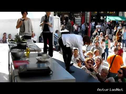 Ayuntamiento de Villaviciosa | October 13, 2015 | Show Cooking DE LA Manzana Nacho y Esther Manzano