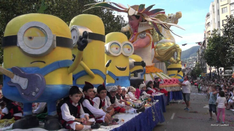 Ayuntamiento de Oviedo | September 19, 2016 | VÍDEO 66 Desfile DÍA DE América EN Asturias