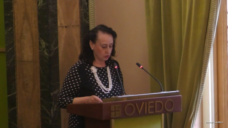 Ayuntamiento de Oviedo | May 24, 2018 | Acto de entrega distinción Hijo Predilecto de Oviedo a Ángel González (a título póstumo)