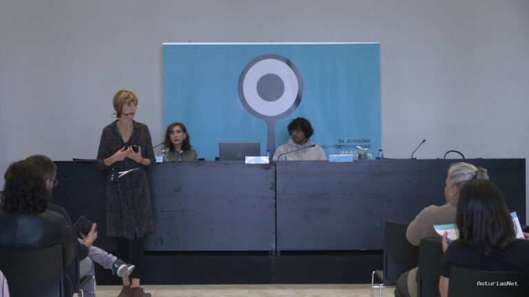 Ayuntamiento de Oviedo | November 28, 2018 | Mesa DE Experiencias Menores y TIC Riesgos vs Utilidad