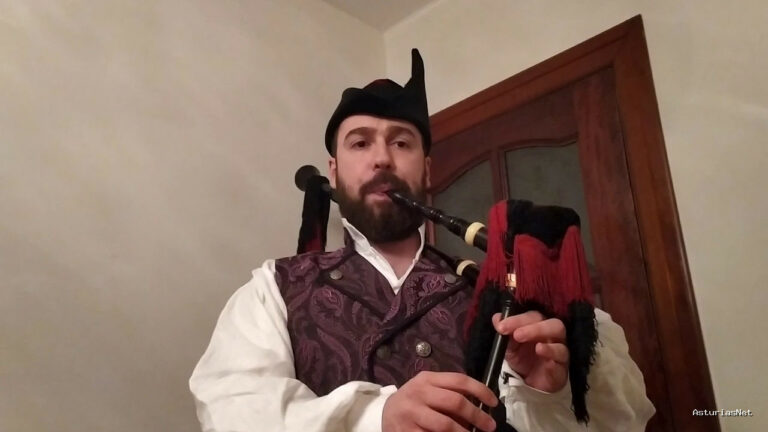 Ayuntamiento de Oviedo | April 6, 2020 | Banda de Gaitas Acebeu