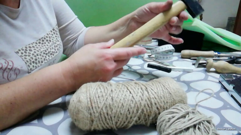 Ayuntamiento de Oviedo | 1 de septiembre de 2020 | 6 Taller 1 Tapizado Herramientas Básicas Para LA Iniciación AL Tapizado