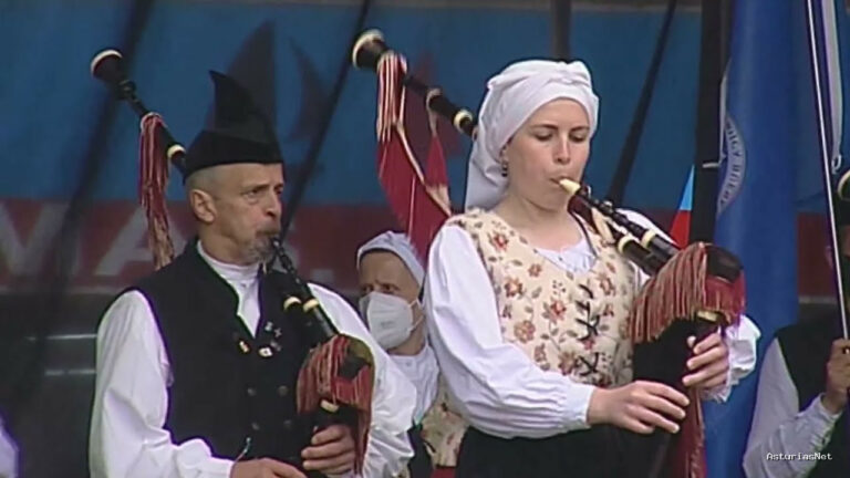 Ayuntamiento de Oviedo | 21 de mayo de 2021 | Banda de gaitas «El carbayón» – Feria de la Ascensión 2021