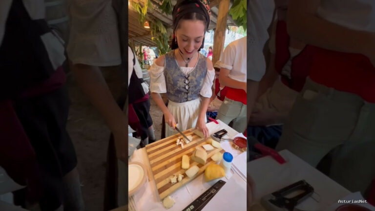 Viajar desde Asturias | 27 de agosto de 2023 | El mercado de Porrúa se inspira en los mercados tradicionales, creando un mundo fantástico
