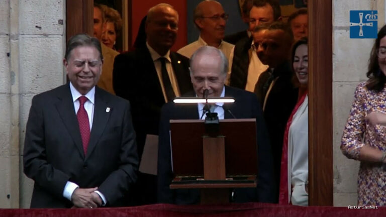 Ayuntamiento de Oviedo | 15 de septiembre de 2023 | Pregón de San Mateo 2023 a cargo del oftalmólogo Luis Fernández-Vega