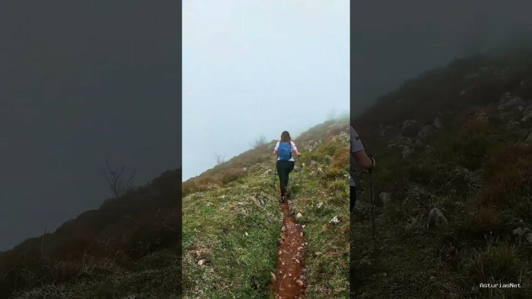 Viajar desde Asturias | 26 de marzo de 2024 | Caminando entre la niebla en la montaña