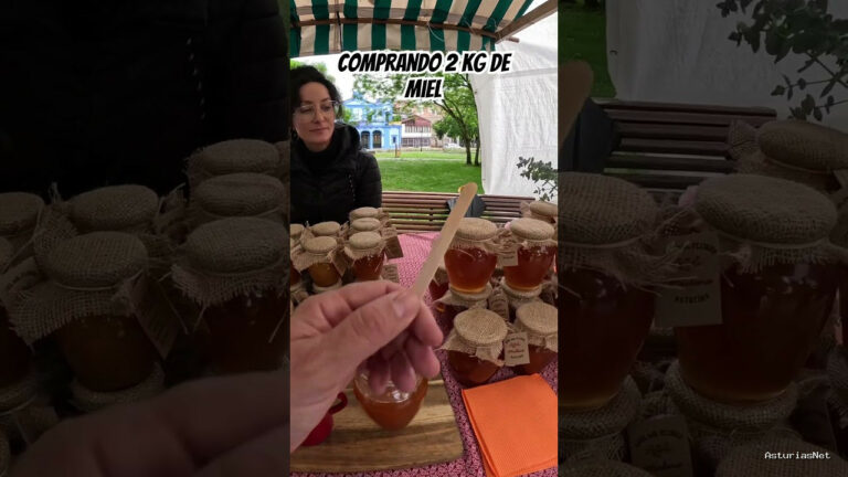 Viajar desde Asturias | 19 de mayo de 2024 | Comprando 2 kilos de miel en el mercado de Grao