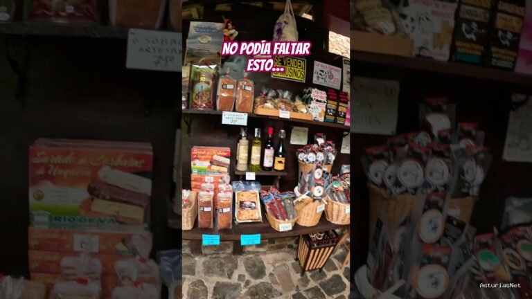 Viajar desde Asturias | 26 de junio de 2024 | No podía faltar la típica tienda de recuerdos en este pueblo de Cantabria