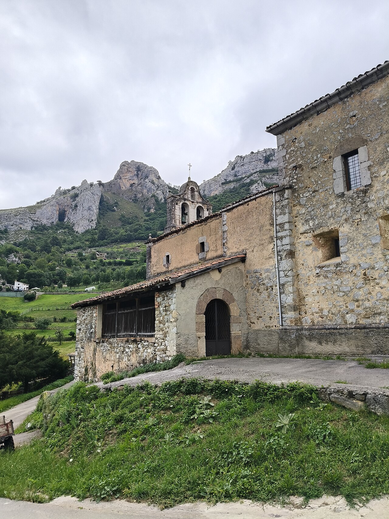 Iglesia de Santa María de Pelúgano