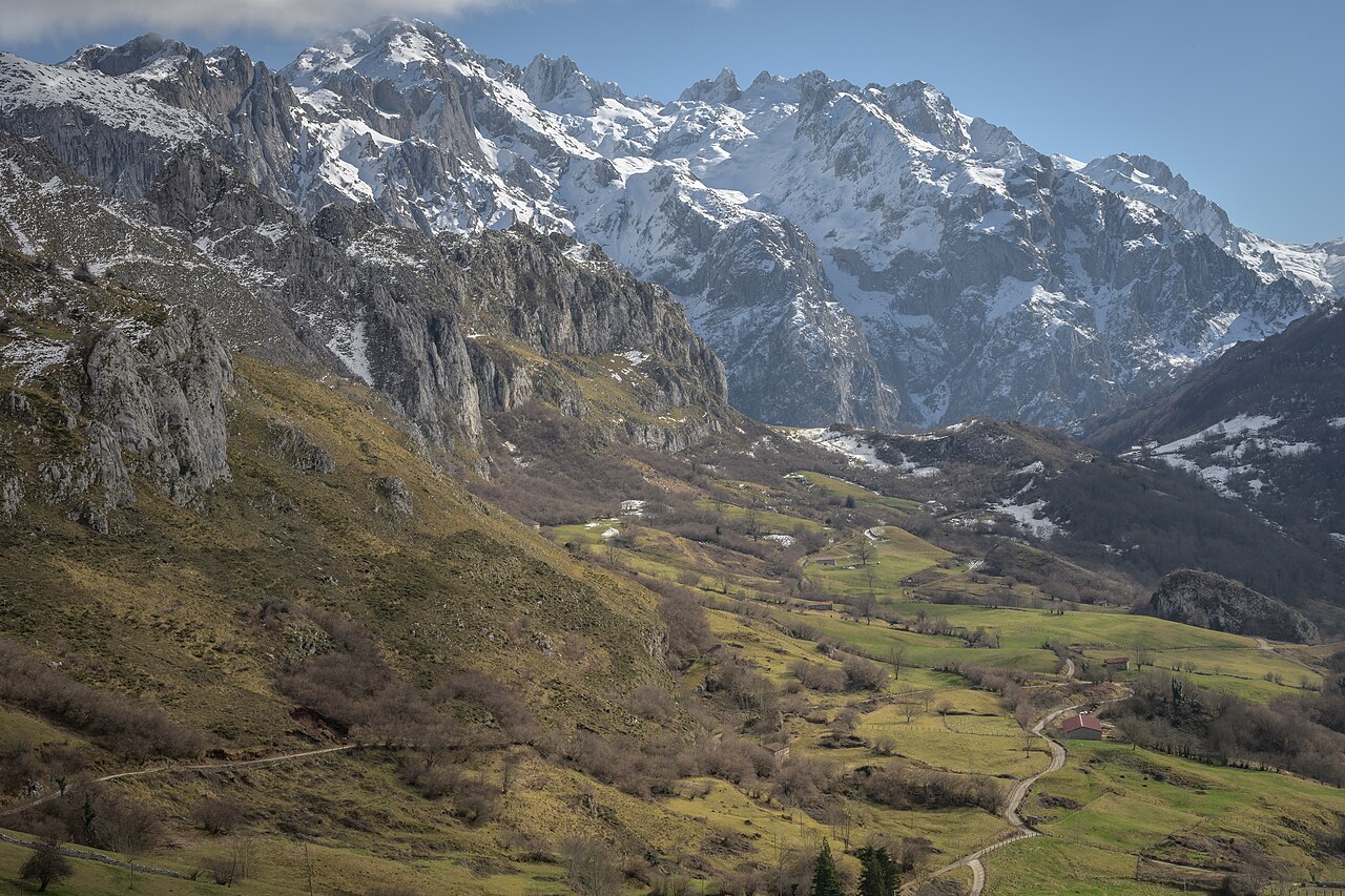 Vistas del valle de Amieva desde el mirador de la Collada