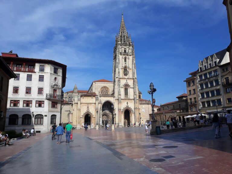 Qué ver en Oviedo: guía completa de la capital asturiana