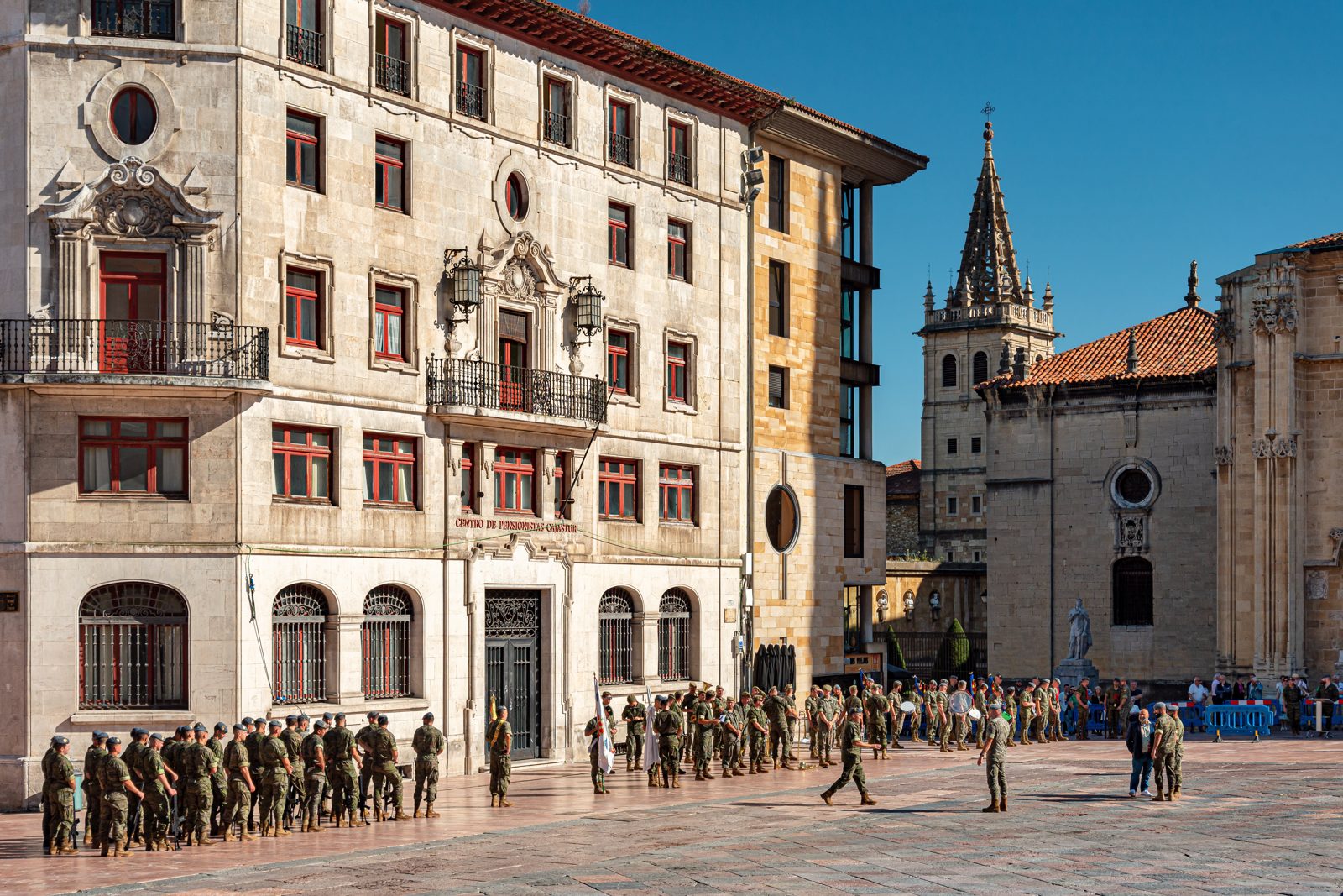 Plaza de Alfonso II y Catedral de Oviedo
