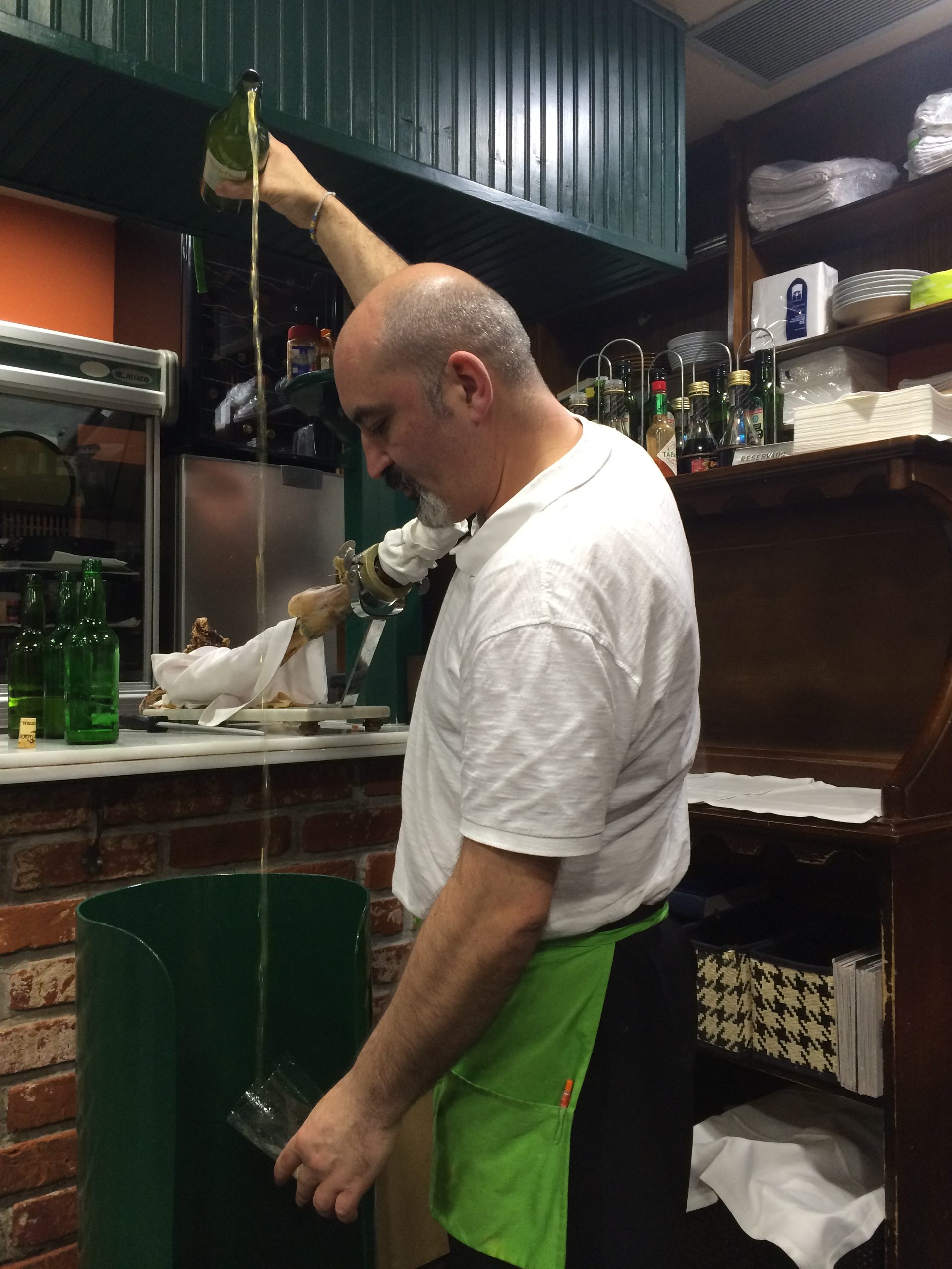 Pouring cider in Oviedo