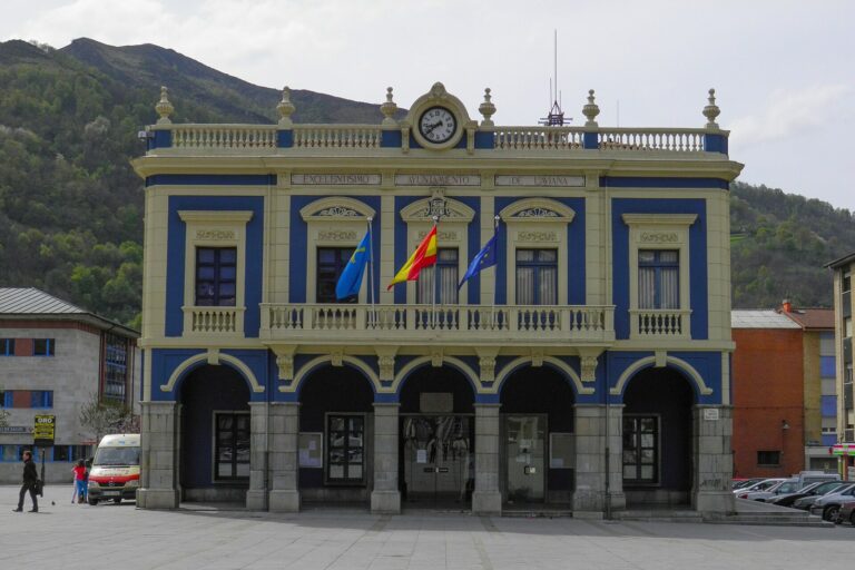 Laviana