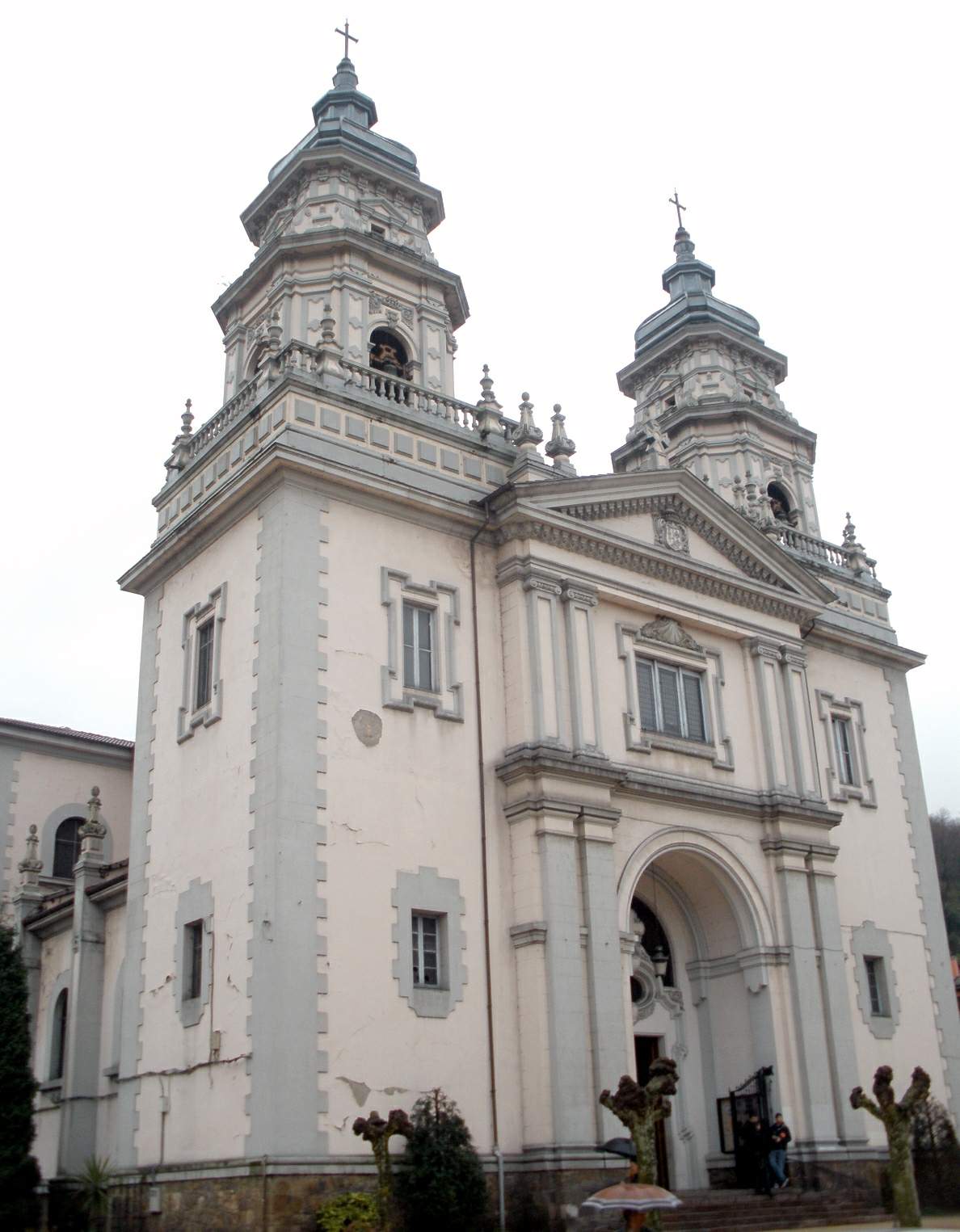 Iglesia de San Juan Bautista en Mieres.