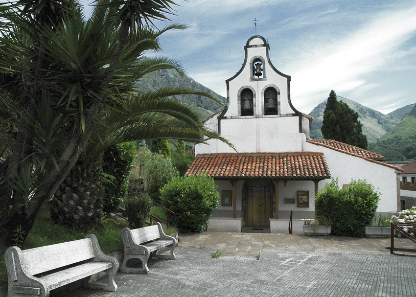 Iglesia de Santa Eulalia de Morcín, en Santolaya.