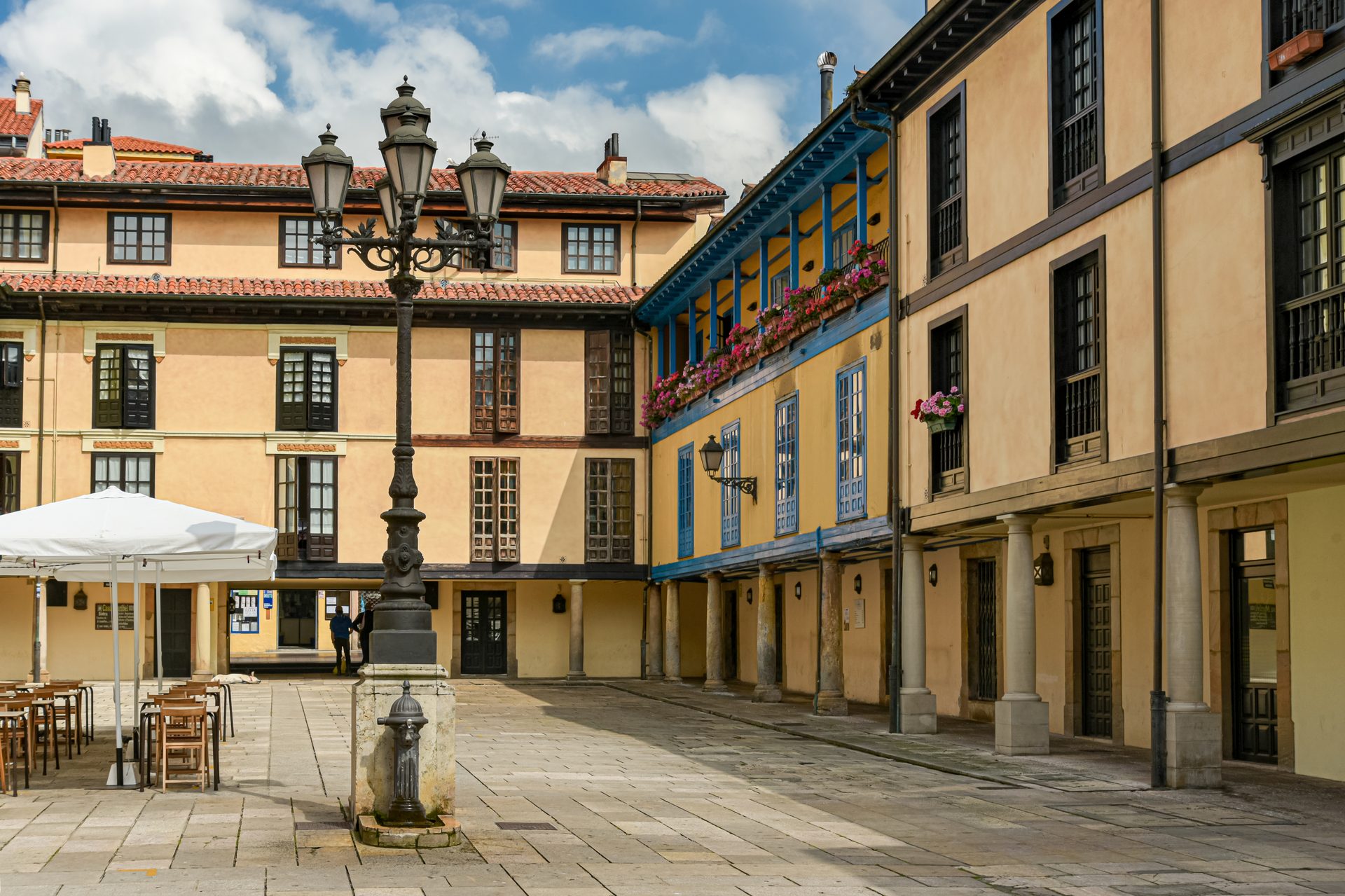 Fontán Square, Oviedo