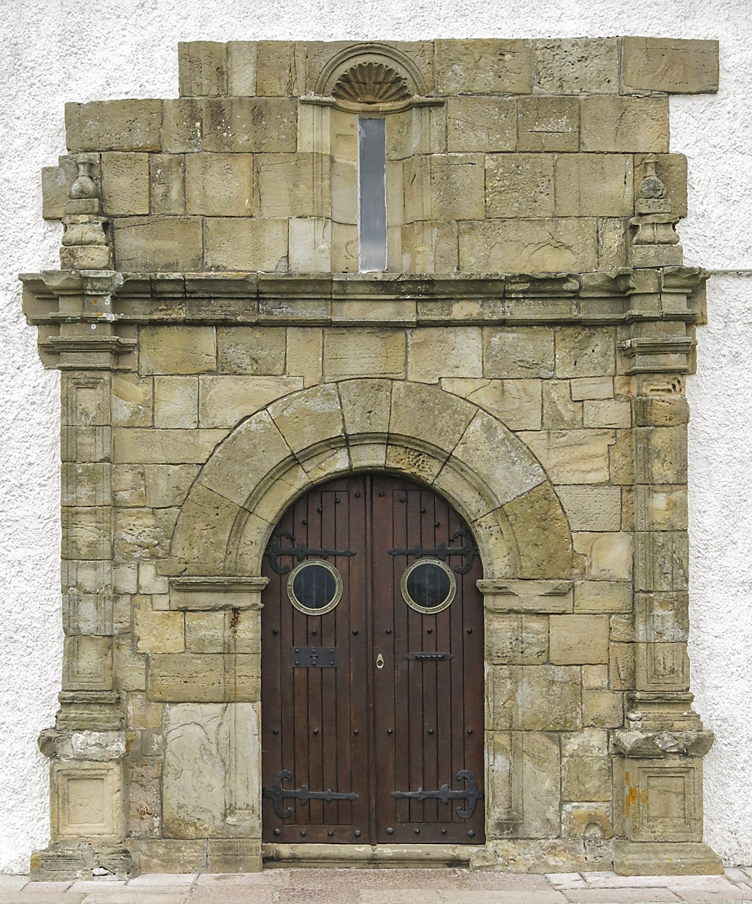 La ermita de la Virgen de la Guía, del siglo XVI, en el monte Corberu.