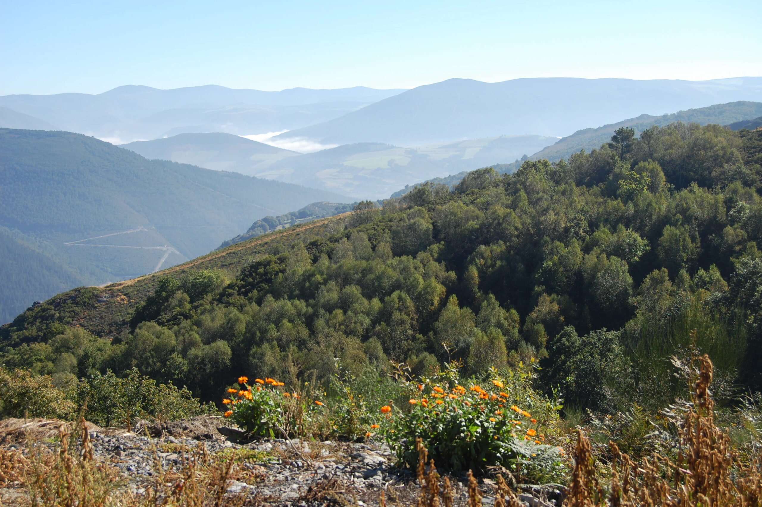 Vistas desde Revoqueira en la ruta del Mazo de Mon.