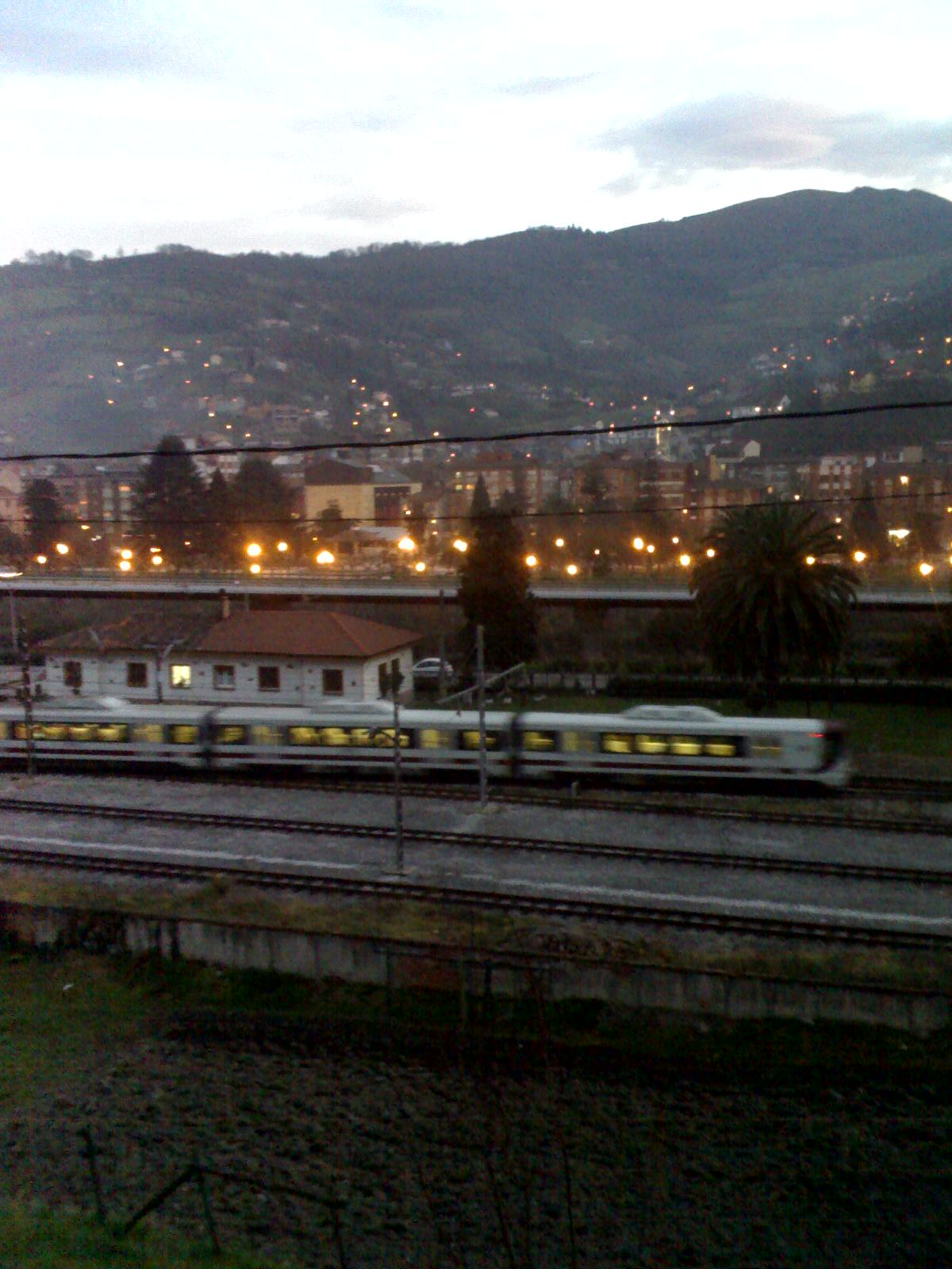 Vista parcial de El Entrego desde Polaura.