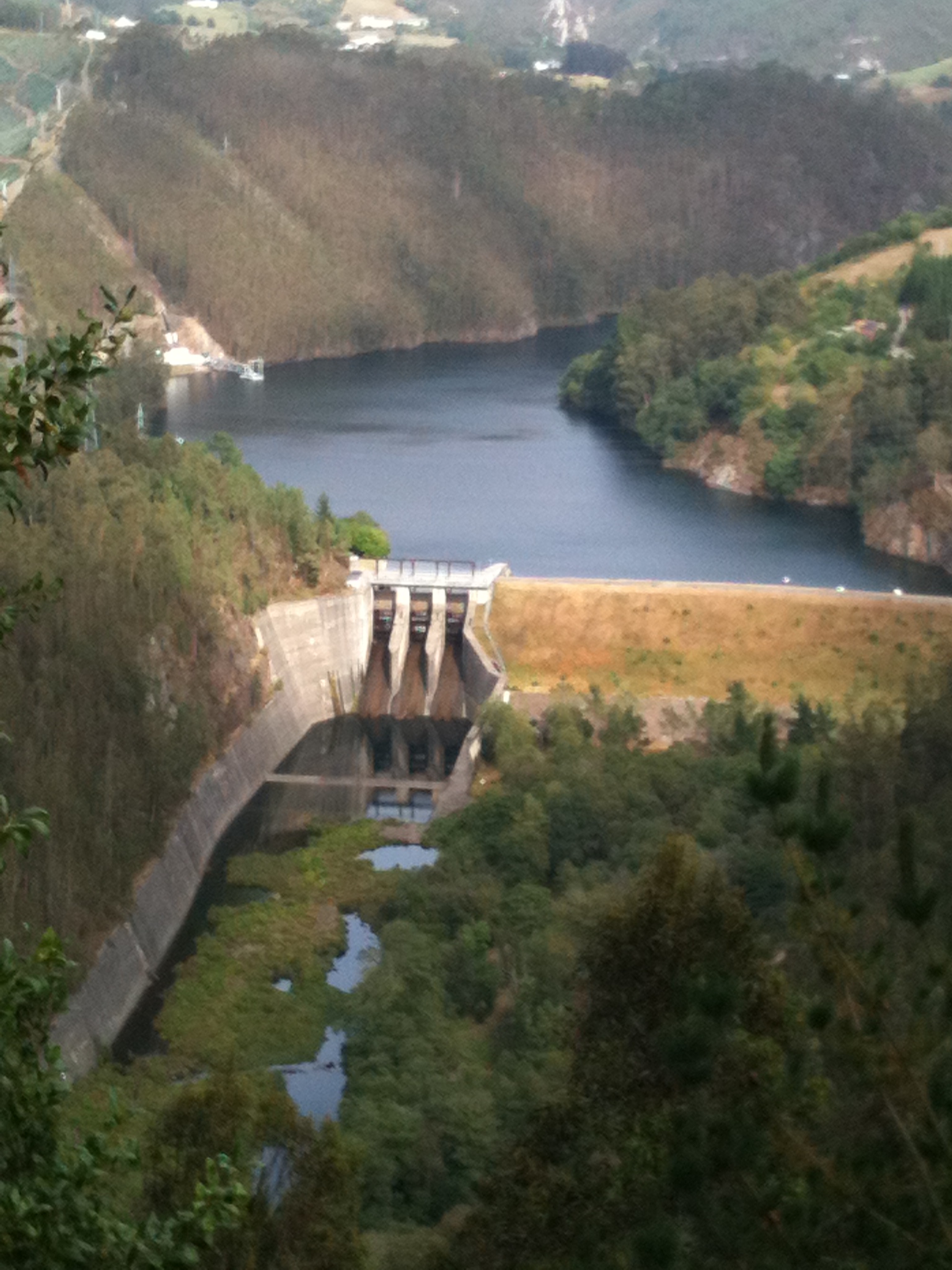The Arbón reservoir, built on the river Navia, in the municipality of Villayón.